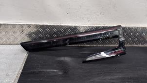 Gebruikte Achterlicht rechts Renault Austral 1.2 E-Tech Hybrid 200 Prijs € 236,25 Margeregeling aangeboden door Autodemontagebedrijf van Boxtel