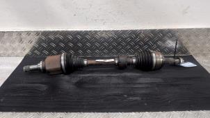 Gebruikte Aandrijfas links-voor Dacia Jogger 1.6 Hybrid 140 16V Prijs € 147,00 Margeregeling aangeboden door Autodemontagebedrijf van Boxtel