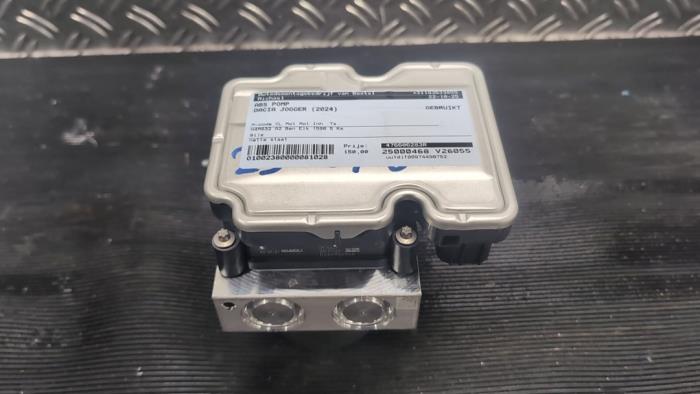 Gebruikte ABS Pomp Dacia Jogger 1.6 Hybrid 140 16V Prijs € 157,50 Margeregeling aangeboden door Autodemontagebedrijf van Boxtel