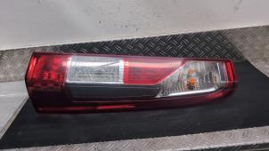 Gebruikte Achterlicht rechts Renault Master III (MA/MB/MC/MD/MH/MF/MG/MH) 2.3 dCi 150 16V Prijs € 63,00 Margeregeling aangeboden door Autodemontagebedrijf van Boxtel