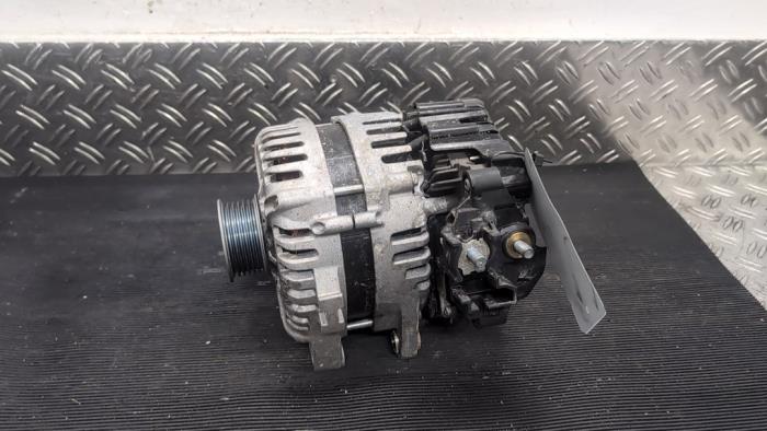 Gebruikte Dynamo Ford Puma 1.0 Ti-VCT EcoBoost 12V Prijs € 262,50 Margeregeling aangeboden door Autodemontagebedrijf van Boxtel