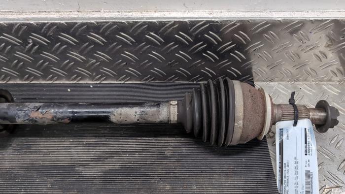 Aandrijfas rechts-voor van een Opel Insignia Grand Sport 1.5 Turbo 16V 140 2017