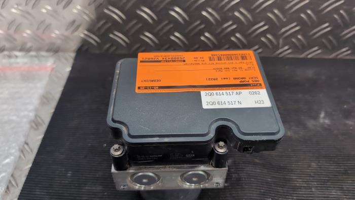 Gebruikte ABS Pomp Seat Arona (KJX) 1.0 TSI 12V Prijs € 25,20 Margeregeling aangeboden door Autodemontagebedrijf van Boxtel
