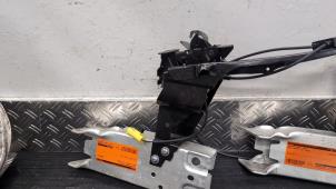 Gebruikte Koplampframe rechts BMW 2 serie Active Tourer (F45) 220i 2.0 TwinPower Turbo 16V Prijs € 157,50 Margeregeling aangeboden door Autodemontagebedrijf van Boxtel