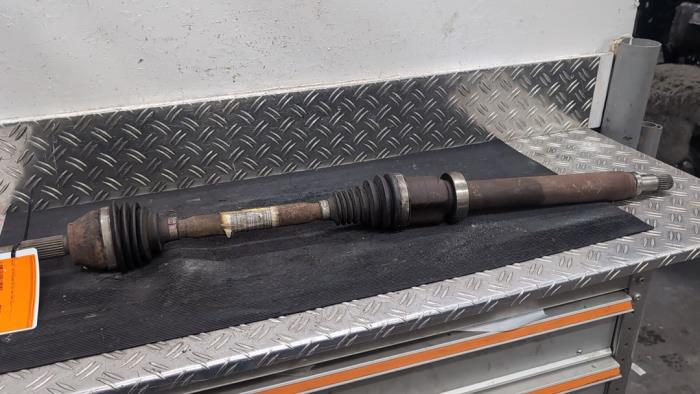 Gebruikte Aandrijfas links-voor Ford Transit Courier 1.0 Ti-VCT EcoBoost 12V Prijs € 31,50 Margeregeling aangeboden door Autodemontagebedrijf van Boxtel