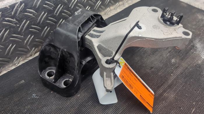 Gebruikte Motorsteun Renault Kangoo (RK..) 1.3 TCE 130 16V Prijs € 26,25 Margeregeling aangeboden door Autodemontagebedrijf van Boxtel