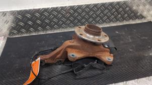 Gebruikte Asschenkel links-voor Dacia Duster (DJF) 1.2 TCE 130 12V Mild Hybrid 4x2 Prijs € 105,00 Margeregeling aangeboden door Autodemontagebedrijf van Boxtel