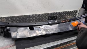 Gebruikte Bumperframe voor Dacia Duster (DJF) 1.2 TCE 130 12V Mild Hybrid 4x4 Prijs € 105,00 Margeregeling aangeboden door Autodemontagebedrijf van Boxtel