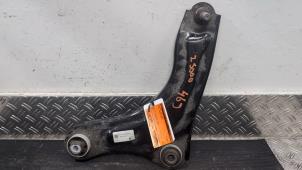 Gebruikte Draagarm links-voor Dacia Jogger 1.6 Hybrid 140 16V Prijs € 105,00 Margeregeling aangeboden door Autodemontagebedrijf van Boxtel