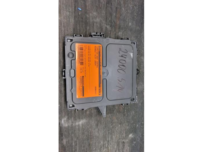 Gebruikte Bodycontrol Module Renault Clio V (RJAB) 1.3 TCE 140 16V Prijs € 105,00 Margeregeling aangeboden door Autodemontagebedrijf van Boxtel
