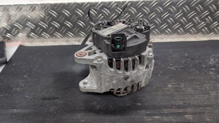 Gebruikte Dynamo Renault Clio IV Estate/Grandtour (7R) 1.2 TCE 16V EDC Prijs € 36,75 Margeregeling aangeboden door Autodemontagebedrijf van Boxtel