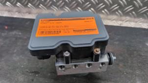 Gebruikte ABS Pomp Renault Clio V (RJAB) 1.6 E-Tech 140 16V Prijs € 157,50 Margeregeling aangeboden door Autodemontagebedrijf van Boxtel