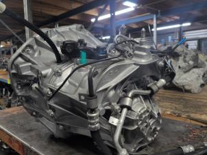 Gebruikte Versnellingsbak Renault Trafic (1FL/2FL/3FL/4FL) 2.0 dCi 16V 120 Prijs € 1.079,93 Inclusief btw aangeboden door Autodemontagebedrijf van Boxtel