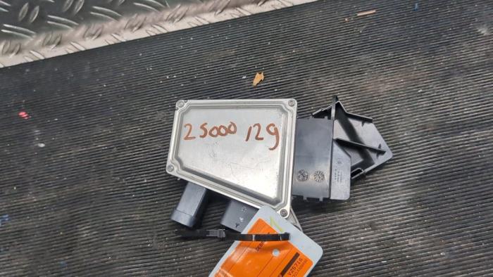 Gebruikte Start/Stop computer Opel Corsa F (UB/UH/UP) Electric, Corsa-e 50kWh Prijs € 157,50 Margeregeling aangeboden door Autodemontagebedrijf van Boxtel