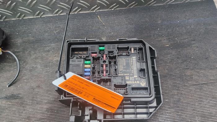 Gebruikte Module Bodycontrol Dacia Jogger 1.0 TCe 110 12V Prijs € 52,50 Margeregeling aangeboden door Autodemontagebedrijf van Boxtel