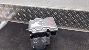 Gebruikte ABS Pomp Renault Kangoo Express (RFK) 1.5 Blue dCi 115 Prijs € 210,00 Margeregeling aangeboden door Autodemontagebedrijf van Boxtel