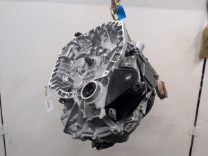 Gebruikte Versnellingsbak Dacia Duster (DJF) 1.2 TCE 130 12V Mild Hybrid 4x4 Prijs € 3.176,25 Inclusief btw aangeboden door Autodemontagebedrijf van Boxtel