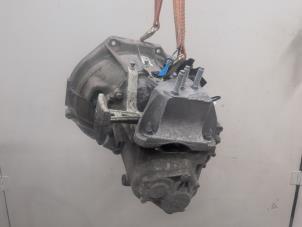 Gebruikte Versnellingsbak Ford Fiesta 7 1.0 EcoBoost 12V 100 Prijs € 682,50 Margeregeling aangeboden door Autodemontagebedrijf van Boxtel