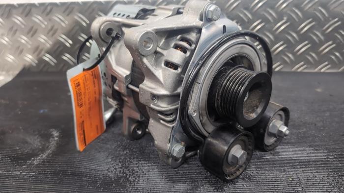 Gebruikte Alternator BMW 3 serie (G20) 320e 2.0 TwinPower Turbo 16V Prijs € 315,00 Margeregeling aangeboden door Autodemontagebedrijf van Boxtel