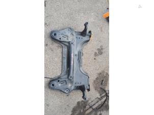 Gebruikte Subframe Peugeot 208 II (UB/UH/UP) 1.2 Vti 12V PureTech 100 Prijs € 105,00 Margeregeling aangeboden door Autodemontagebedrijf van Boxtel