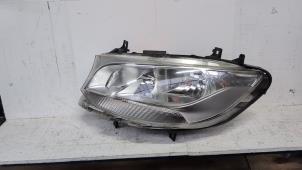 Gebruikte Koplamp links Mercedes Sprinter 3,5t (907.6/910.6) 315 CDI 2.0 D FWD Prijs € 210,00 Margeregeling aangeboden door Autodemontagebedrijf van Boxtel