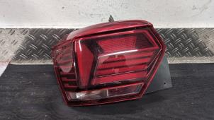 Gebruikte Achterlicht links Volkswagen Polo VI (AW1) 1.6 TDI 16V 95 Prijs € 78,75 Margeregeling aangeboden door Autodemontagebedrijf van Boxtel