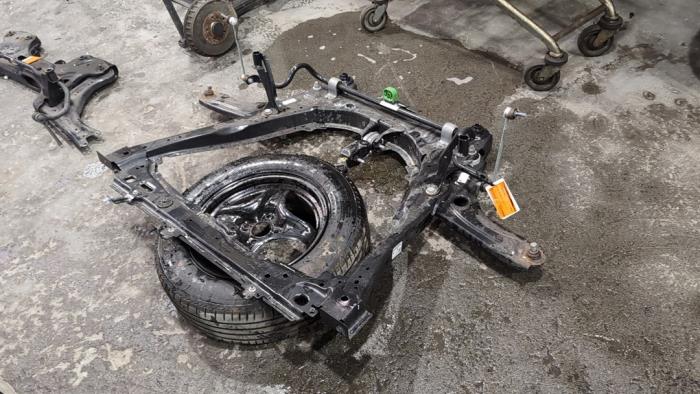Subframe van een Dacia Sandero III 1.0 TCe 90 12V 2024