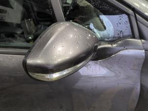 Gebruikte Buitenspiegel rechts Peugeot 2008 (CU) 1.2 12V e-THP PureTech 110 Prijs € 89,25 Margeregeling aangeboden door Autodemontagebedrijf van Boxtel
