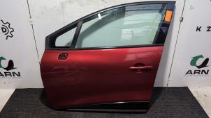 Gebruikte Deur 4Deurs links-voor Renault Clio IV (5R) 1.2 TCE 16V GT EDC Prijs € 131,25 Margeregeling aangeboden door Autodemontagebedrijf van Boxtel