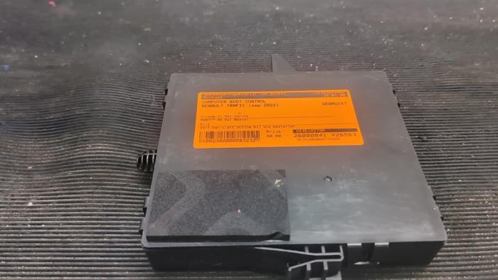 Gebruikte Module Bodycontrol Renault Trafic (1FL/2FL/3FL/4FL) 2.0 dCi 16V 170 Prijs € 99,75 Margeregeling aangeboden door Autodemontagebedrijf van Boxtel