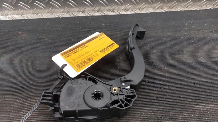 Gebruikte Sensor Gaspedaalpositie Renault Arkana (RJLL) 1.6 E-Tech 145 16V Prijs € 26,25 Margeregeling aangeboden door Autodemontagebedrijf van Boxtel