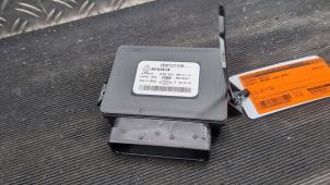 Gebruikte Handrem Computer Renault Arkana (RJLL) 1.6 E-Tech 145 16V Prijs € 26,25 Margeregeling aangeboden door Autodemontagebedrijf van Boxtel