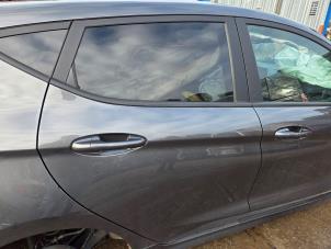 Gebruikte Deur 4Deurs rechts-achter Ford Fiesta 7 1.0 EcoBoost 12V Prijs € 315,00 Margeregeling aangeboden door Autodemontagebedrijf van Boxtel