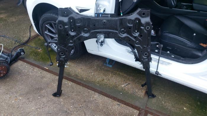 Gebruikte Subframe Dacia Sandero II 0.9 TCE 12V Prijs € 28,35 Margeregeling aangeboden door Autodemontagebedrijf van Boxtel