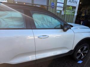 Gebruikte Portier 4Deurs rechts-voor Volvo XC40 (XZ) Recharge 70 kWh Prijs € 787,50 Margeregeling aangeboden door Autodemontagebedrijf van Boxtel