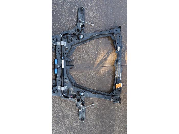 Gebruikte Subframe Renault Kardian Prijs € 472,50 Margeregeling aangeboden door Autodemontagebedrijf van Boxtel