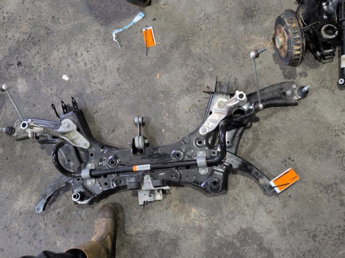 Gebruikte Subframe Mitsubishi ASX (VSX/VSE) 1.6 HEV Prijs € 472,50 Margeregeling aangeboden door Autodemontagebedrijf van Boxtel