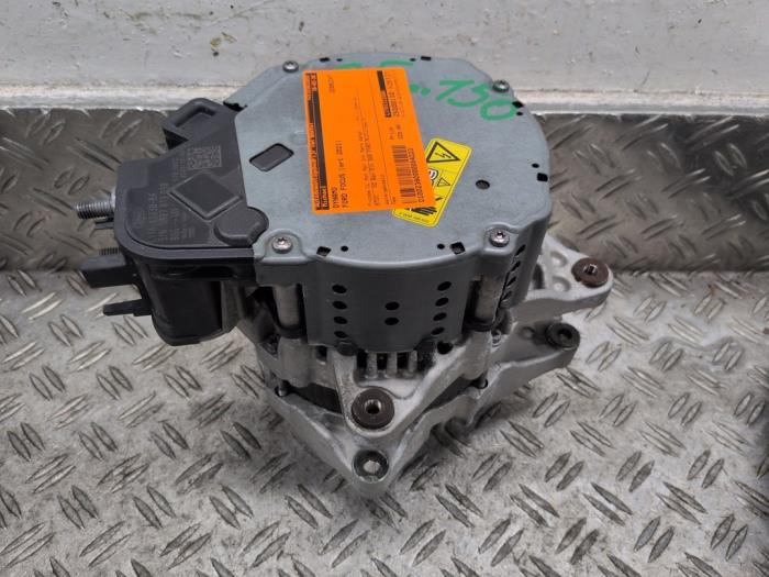 Gebruikte Dynamo Ford Focus 4 Wagon 1.0 EcoBoost 12V Hybrid 125 Prijs € 236,25 Margeregeling aangeboden door Autodemontagebedrijf van Boxtel