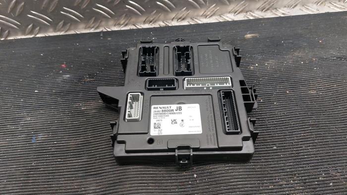 Gebruikte Bodycontrol Module Renault Trafic (1EL) 2.0 dCi 16V 150 Prijs € 52,50 Margeregeling aangeboden door Autodemontagebedrijf van Boxtel