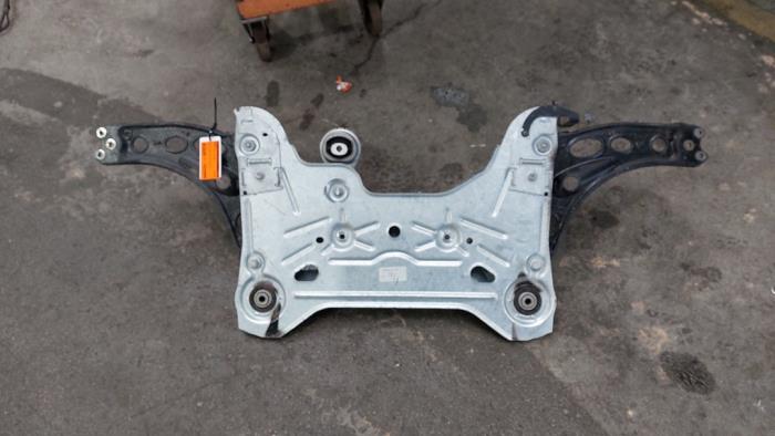 Gebruikte Subframe Renault Trafic (1FL/2FL/3FL/4FL) E-Tech Prijs € 210,00 Margeregeling aangeboden door Autodemontagebedrijf van Boxtel