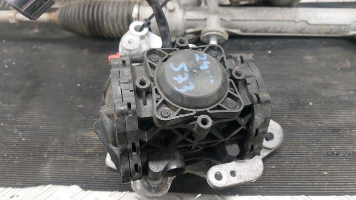 Gebruikte Vacuumpomp (Benzine) Ford Mondeo V Wagon 2.0 Hybrid 16V Prijs € 236,25 Margeregeling aangeboden door Autodemontagebedrijf van Boxtel
