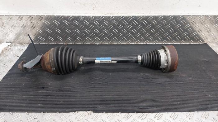 Gebruikte Steekas links-voor Volkswagen Golf VII Variant (AUVV) 1.5 TSI Evo BlueMotion 16V Prijs € 73,50 Margeregeling aangeboden door Autodemontagebedrijf van Boxtel