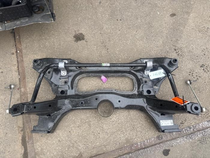 Gebruikte Subframe Renault Master IV E-Tech Prijs € 630,00 Margeregeling aangeboden door Autodemontagebedrijf van Boxtel