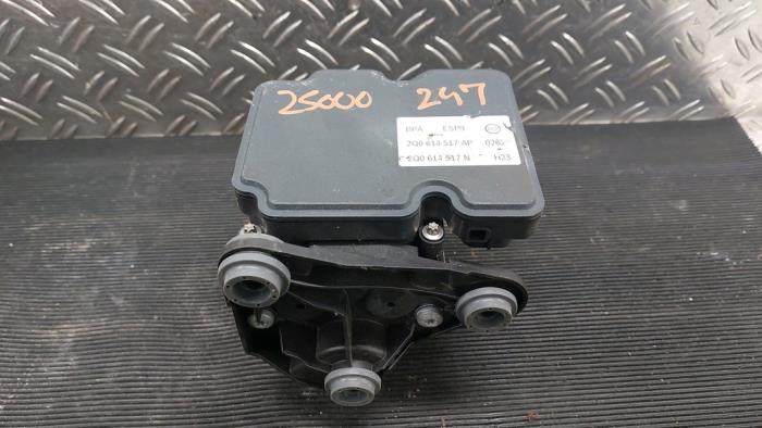 Gebruikte ABS Pomp Volkswagen T-Cross 1.0 TSI 95 12V Prijs € 52,50 Margeregeling aangeboden door Autodemontagebedrijf van Boxtel