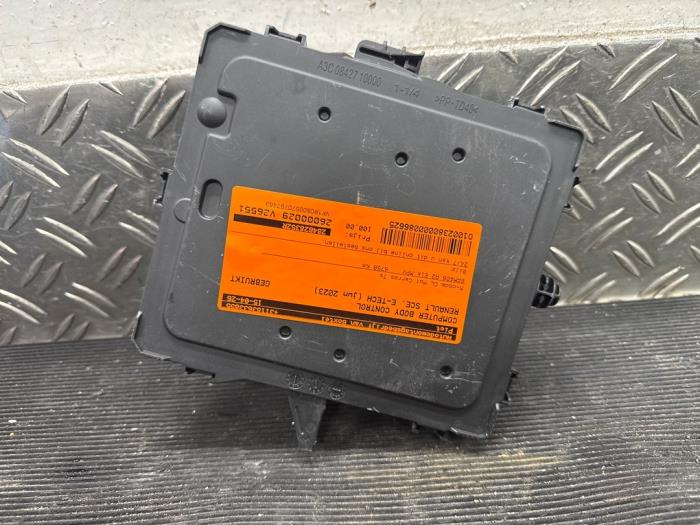 Gebruikte Module Bodycontrol Renault Scenic E-Tech Electric (RCB) EV87 Prijs € 105,00 Margeregeling aangeboden door Autodemontagebedrijf van Boxtel