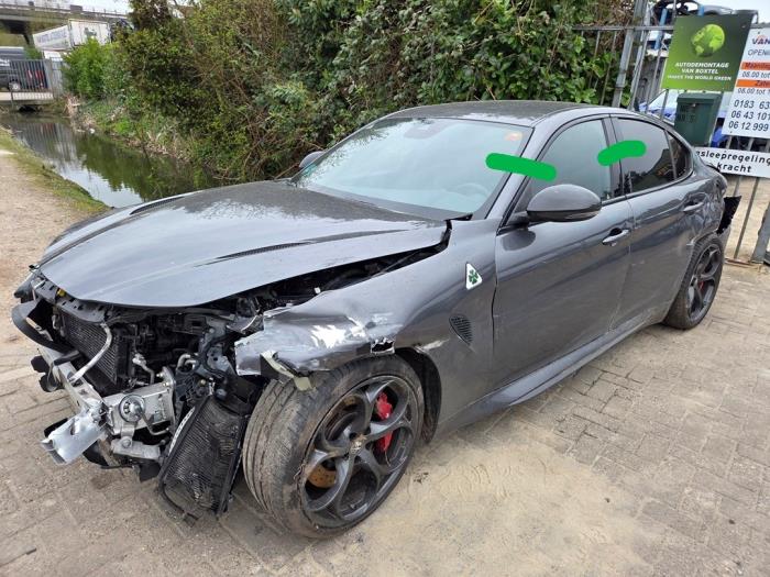 Gebruikte Dak Alfa Romeo Giulia (952) 2.9 Bi-Turbo V6 24V Quadrifoglio Verde Prijs € 1.050,00 Margeregeling aangeboden door Autodemontagebedrijf van Boxtel