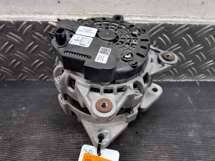 Gebruikte Dynamo Renault Captur II (RJB) 1.0 TCe 12V Prijs € 89,25 Margeregeling aangeboden door Autodemontagebedrijf van Boxtel