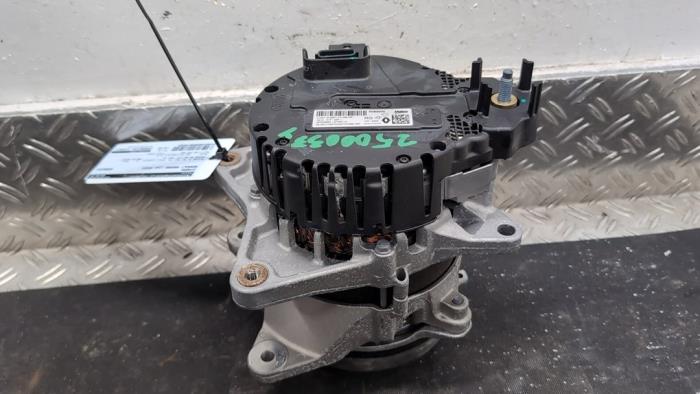 Gebruikte Dynamo Renault Arkana (RJLL) 1.3 TCe 140 16V Prijs € 189,00 Margeregeling aangeboden door Autodemontagebedrijf van Boxtel