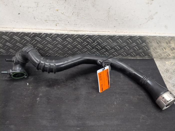 Gebruikte Intercooler Slang Renault Austral 1.2 Mild Hybrid Advanced 130 Prijs € 52,50 Margeregeling aangeboden door Autodemontagebedrijf van Boxtel