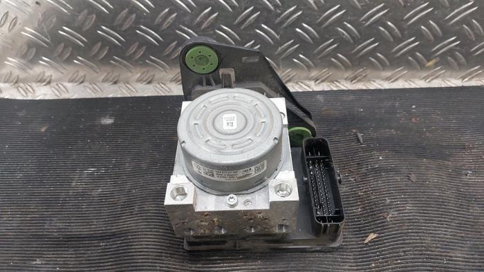 Gebruikte ABS Pomp Volkswagen Golf VIII (CD1) 1.0 TSI 12V Prijs € 105,00 Margeregeling aangeboden door Autodemontagebedrijf van Boxtel